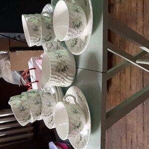 Minton Spring Valley 7 cups & saucers creamer